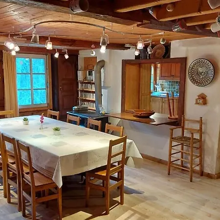 Chalet Familial Spacieux Et Chaleureux